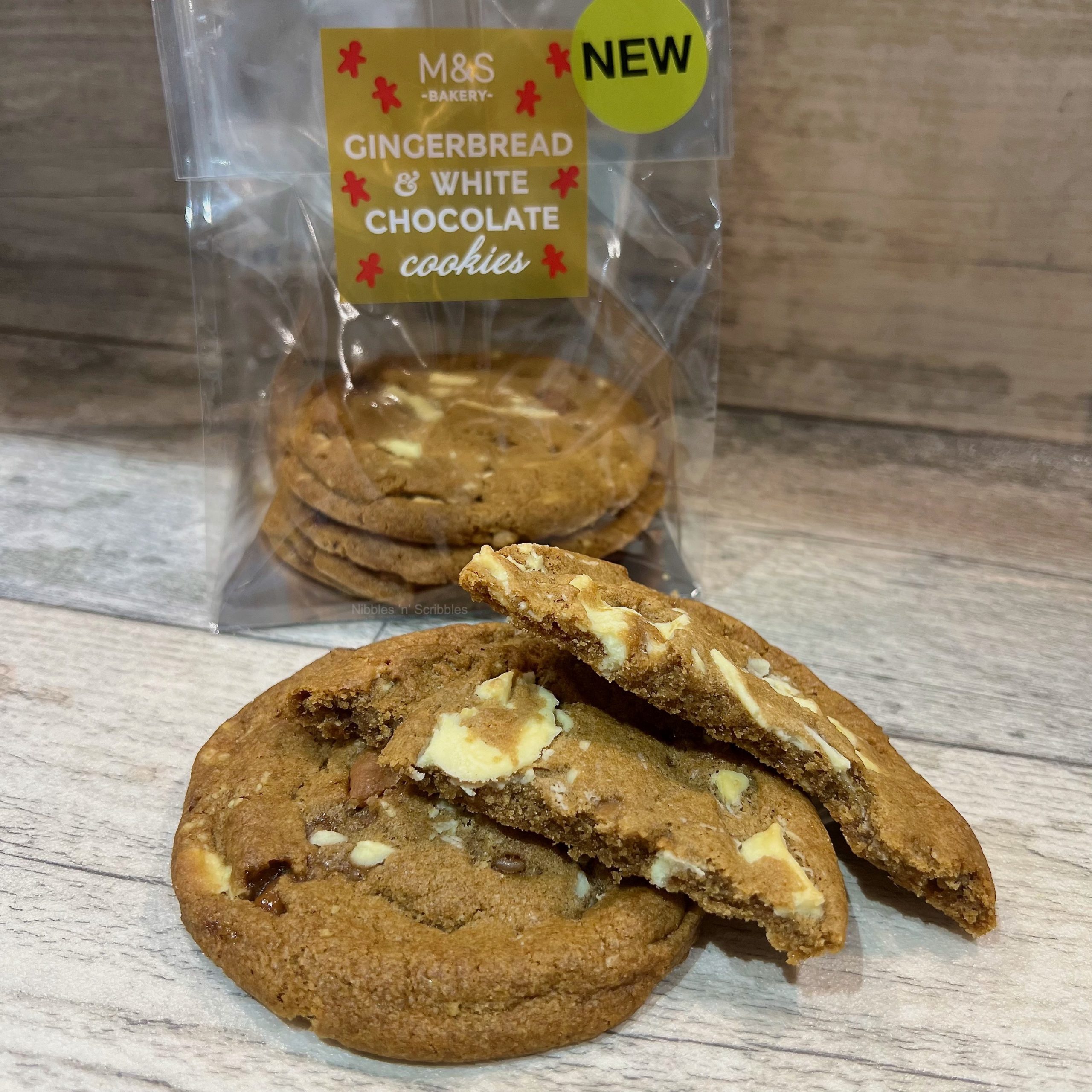 Gingerbread & White Chocolate Cookies ready to serve